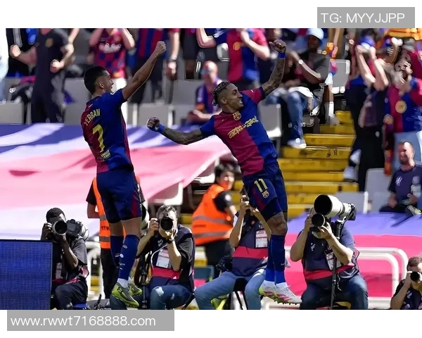 皇马和巴萨双雄继续领跑，西甲榜首争霸愈加激烈